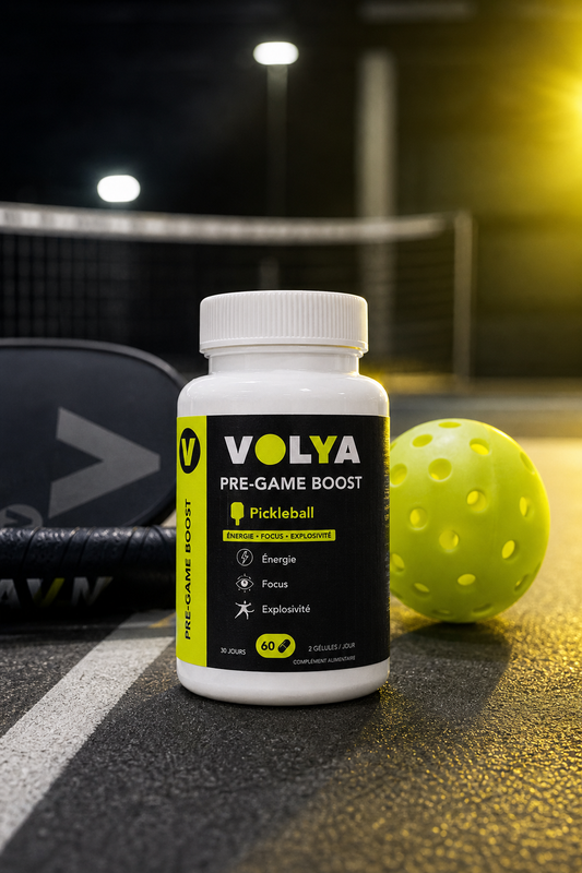 Visuel réaliste Volya Pre-Game Booster sur terrain de pickleball